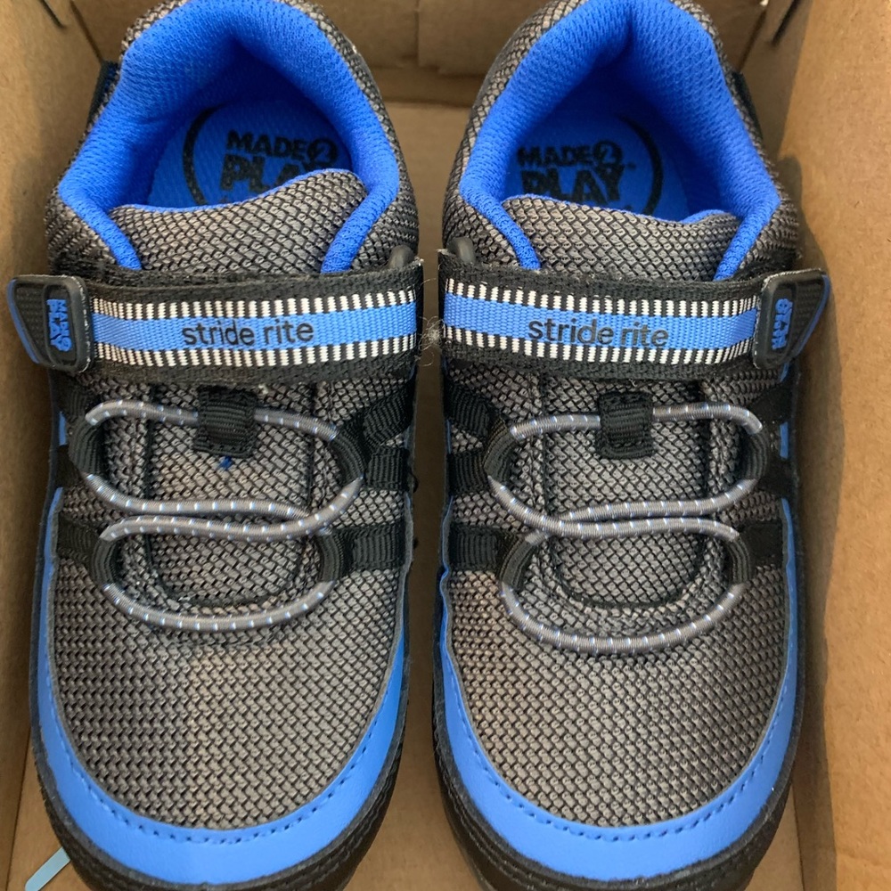 Stride Rite Light Up Tennis Shoes 9.5M